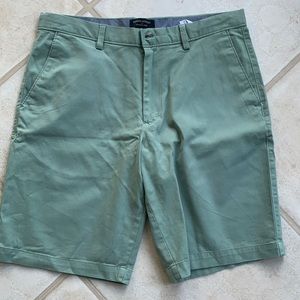 Men’s Banana Republic Size 34 Shorts!